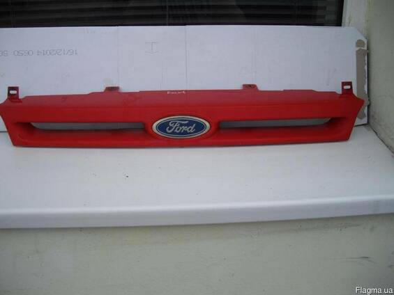 Решетка радиатора Ford Escort