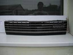 Решетка радиатора Nissan Bluebird U11