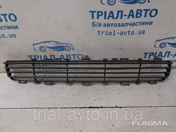 Решітка бампера центральна Toyota Avensis T25 1.8 Бензин 1ZZFE 2002 (б/у)