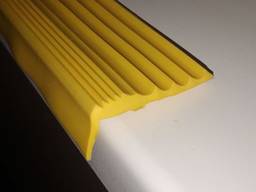 Резиновая антискользящая накладка на ступени 50х20мм (Желтая)