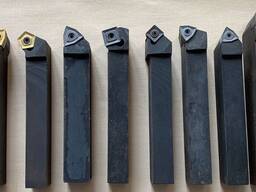 Різці токарні з механічним кріпленням пластин