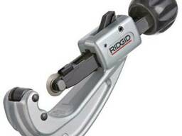 Роликовый труборез Ridgid для резки пластиковых труб