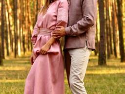 Романтичний комплект - чоловіча сорочка з вишивкою і жіноче довге плаття з вишитим поясом