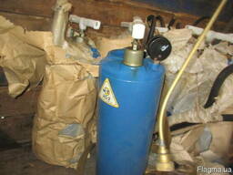 Розпилювач отрутохімікатів металевий з манометром