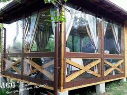 Съемные гибкие окна на беседке из бруса.