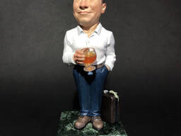 Шаржевые статуэтки по фотографии на заказ