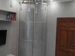 Шкаф-купе радиусный.