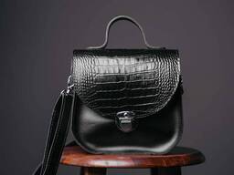 Шкіряна сумка Skin and Skin Blossom Кайман 23х22х7.5 см Чорна (BW06BLK)