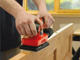 Шліфмашина вібраційна Black+Decker 240 Вт