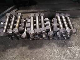 Шпилька в зборі з гайкою