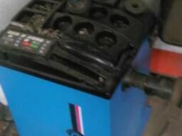 Станок шиномонтажный Балансировочный станок Uni Trol б.у