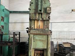 Станок вертикально-протяжной 7Б66