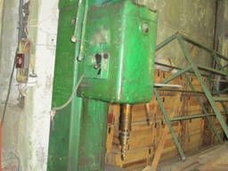 Станок вертикально-сверлильний 2А135