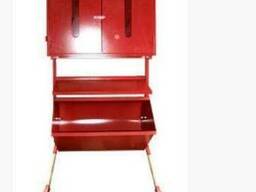 Стенд закрытого типа с опрокидывающимся ящиком