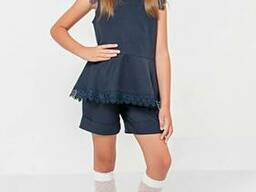 Стильный костюм для девочки с шортами в школу темно-синего цвета 140