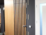 Стіна та двері з рейок - фото 3