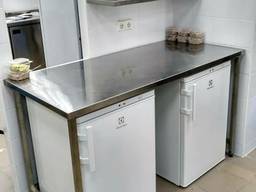 Стол производственный из нержавейки для холодильников