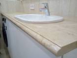 Столешница для ванной из камня мрамора в ванную комнату