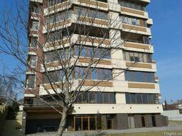 Будівництво житлових і адміністративних будівель.