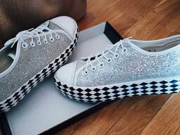 Стильні кеди шахові