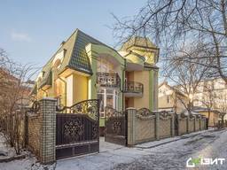 Будинок в центрі Івано-Франківська вул. Матейки 6.6сот. землі
