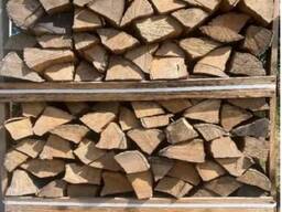 Сухі колоті дрова з ясеня на піддоні, розміром піддону 1x2 метр