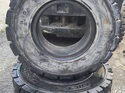 Суцільнолиті шини для навнтажувача 6.50-10 Б/В