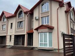 Танхаус 140 м. кв. з сучасним ремонтом і меблями