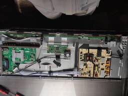 Телевізор KIVI 43UK30G (запчастини)