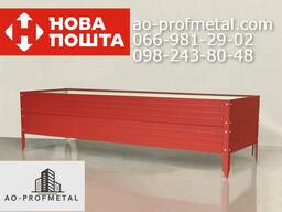 Грядка красного цвета РАЛ 3005.