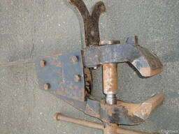 Тиски кузнечные