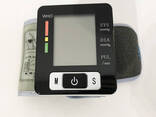 Комплект: пульсоксиметр Fingertip pulse oximeter + тонометр автоматический для. ..