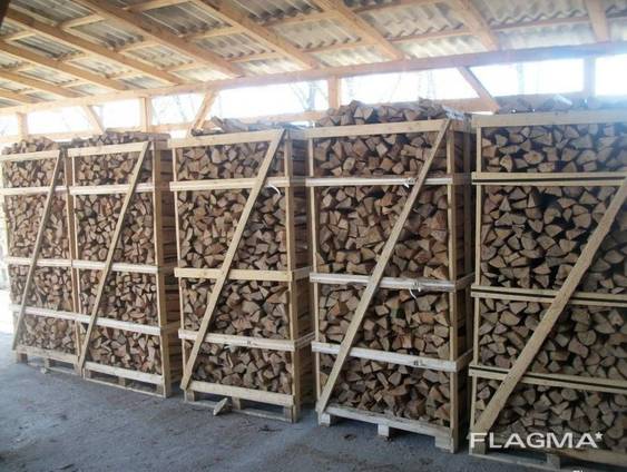 Продам дрова колотые :акация, сосна, дуб. Цена:700-1000 гривен куб.