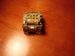 Тримачі запобіжників на продажу, різні, багато.