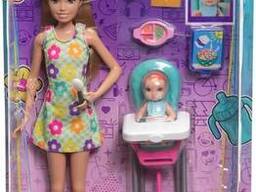 Кукла Barbie Mattel Skipper Няня, кормящая малыша HTK35