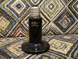 Удлиненна керамическая лампа для обогрева рептилий и других животных.