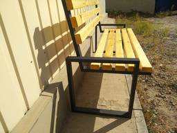 Уличная лавочка, скамейка