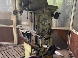 Универсально фрезерный станок 676