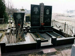 Установить памятник из гранита