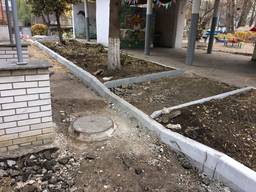 Установка бардюра. Укладка бардюрного камня. Укладка поребрыка