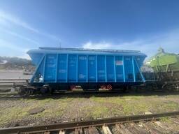 Вагон зерновоз моделі 19-9951 обʼємом 104м. куб.