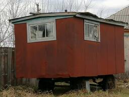 Вагончик - битовка та тракторній платформі