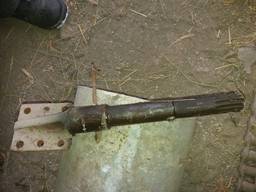 Вал цапфы переднего моста Т-40 (Т50-3001184) п-во СССР