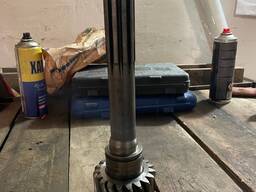 Вал коробки передач MAN L2000 8.180 Первинний 81322050276