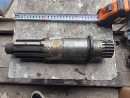 Вал раздаточной коробки первичный на а/м КамАЗ 43114-1802025, с хранени, оригинал. я