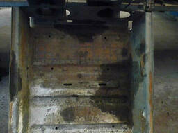 Аккумуляторный отсек б/у Renault/рено Magnum/магнум 400. ..