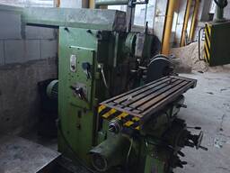 Верстат фрезерний універсальний (6Р82Ш)