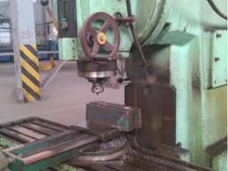 Вертикально-фрезерный станок 6Р13