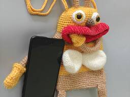 В′язана сумка чохол для телефону дитяча весела бджілка іграшка подарунок ручна робота