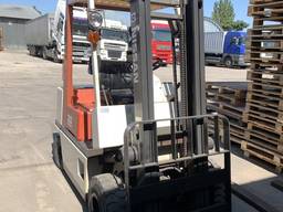 Вилочный погрузчик Nissan. Модель: NAH02M20. В исполнении «компакт»